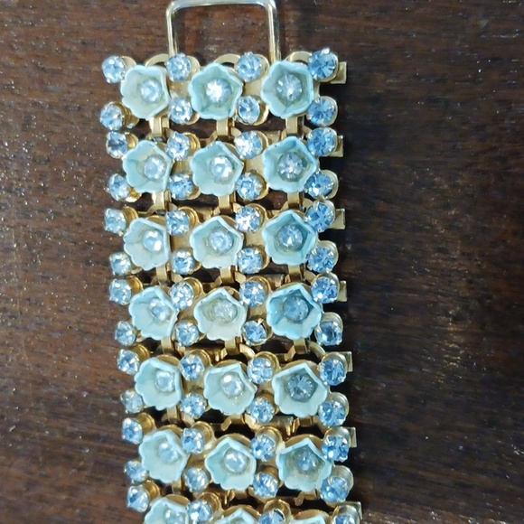 Bracelet and Clip Earring Set Goldtone and Blues - Picture 13 of 14